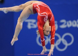 人人体育直播-足球备份系统如何确保足球赛事数据不丢失?(足球数据记录设备)